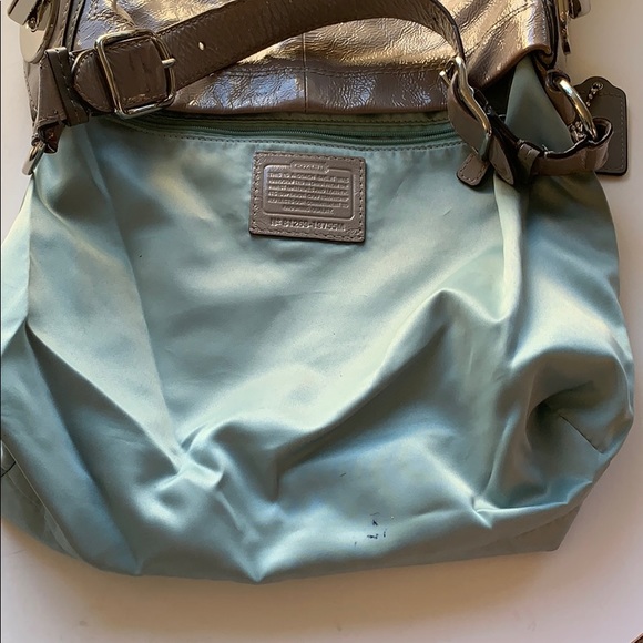 Coach Peyton Gray patent leather handbag - Picture 5 of 7